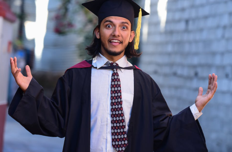 ¿Cuántos créditos se necesitan para graduarse de la universidad?